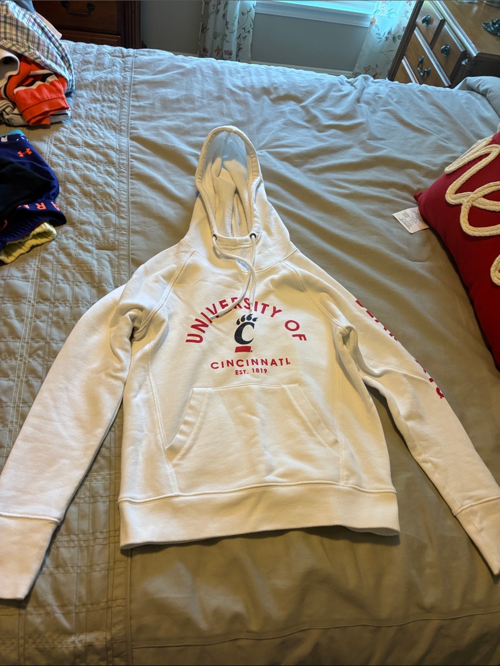 Champion White University of Cincinnati Pullover Hoodie with Red Logo